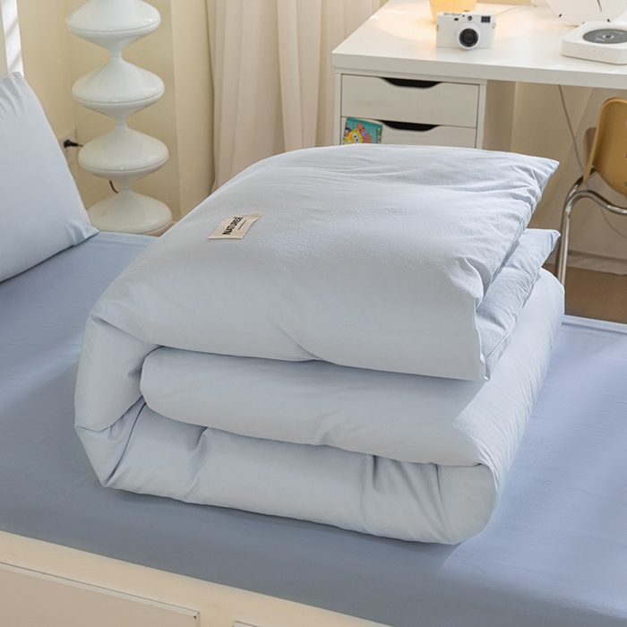 91家纺网 家纺一手货源 找家纺 佳汐蓝家纺 2025新款A类全棉水洗棉学生三件套 贴标-天空蓝+海青