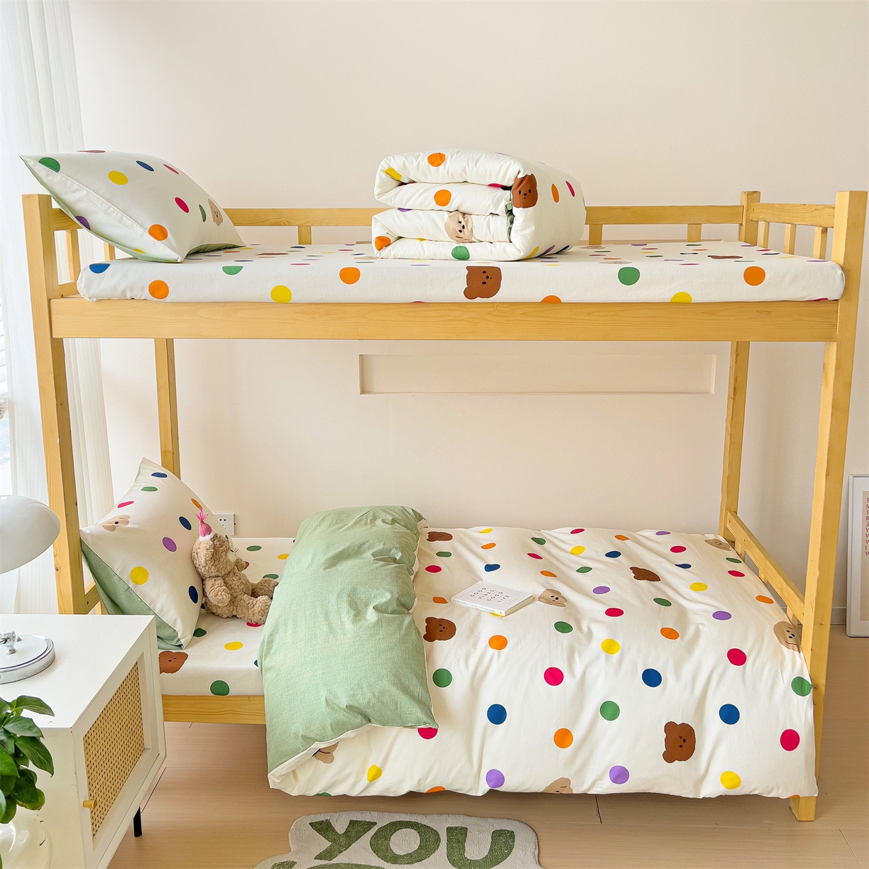 91家纺网 家纺一手货源 找家纺 名兮2025新款全棉纯棉13372学生床多件套 波点小熊