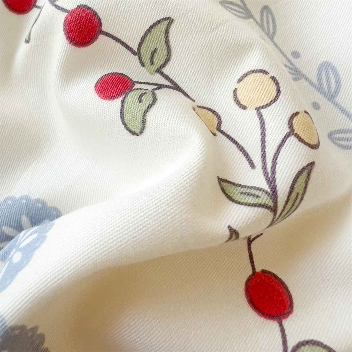 91家纺网 家纺一手货源 找家纺 名兮2025新款全棉纯棉13372学生床多件套 草莓兔兔