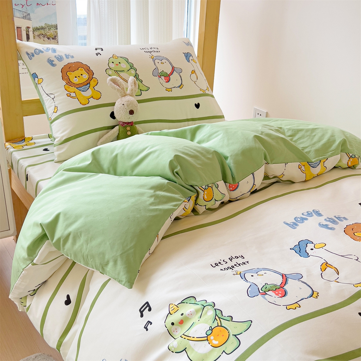 91家纺网 家纺一手货源 找家纺 名兮2025新款全棉纯棉13372学生床多件套 动物联欢