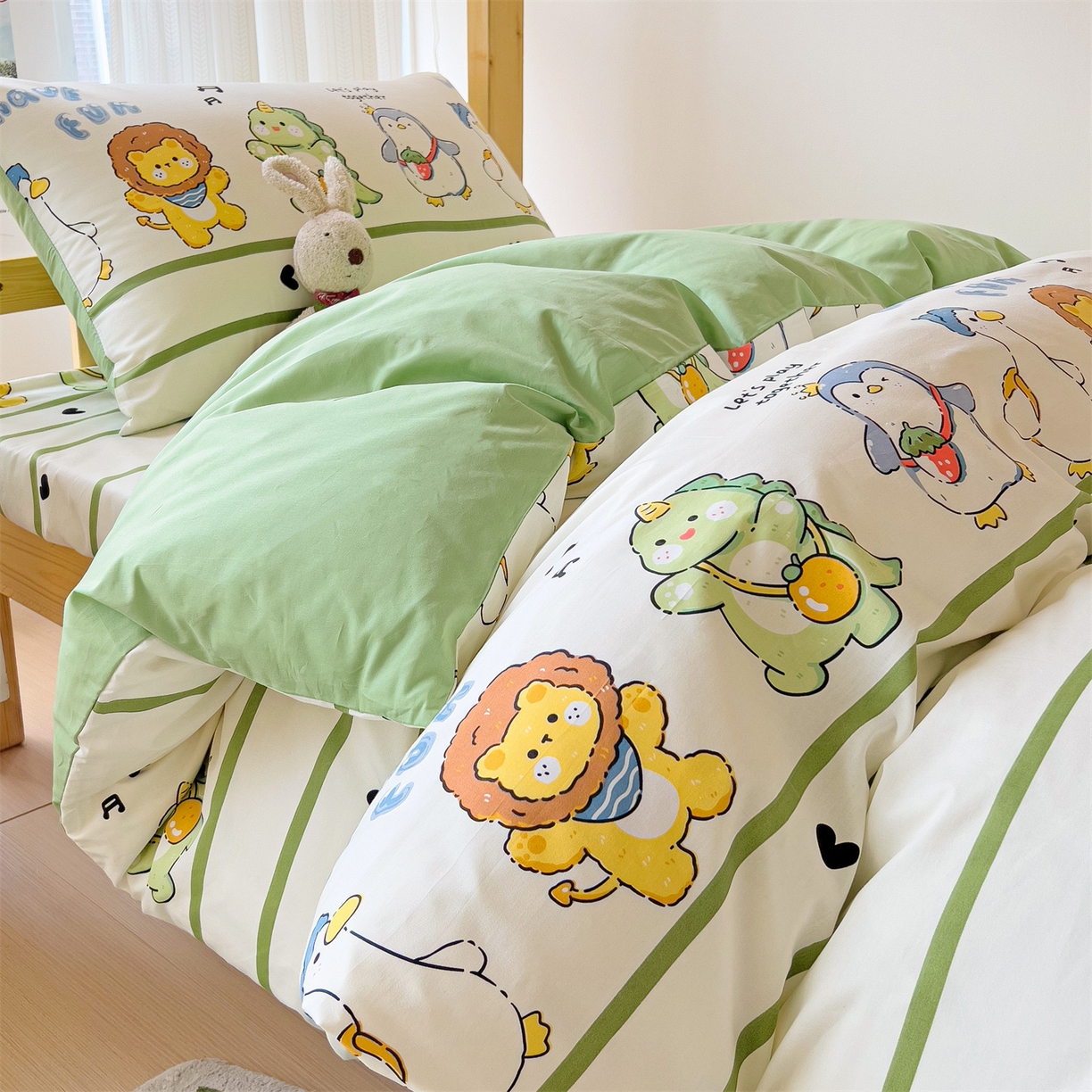 91家纺网 家纺一手货源 找家纺 名兮2025新款全棉纯棉13372学生床多件套 动物联欢