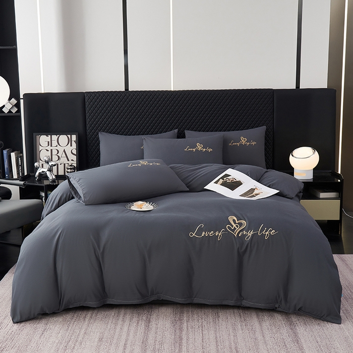 91家纺网 家纺一手货源 找家纺 （总）鑫缘家纺 2025新款水洗磨毛纯色绣花四件套（110克）