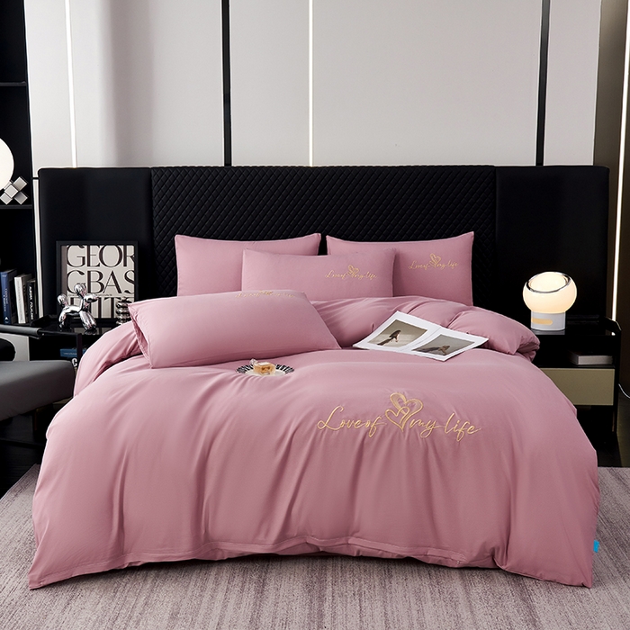 91家纺网 家纺一手货源 找家纺 （总）鑫缘家纺 2025新款水洗磨毛纯色绣花四件套（110克）