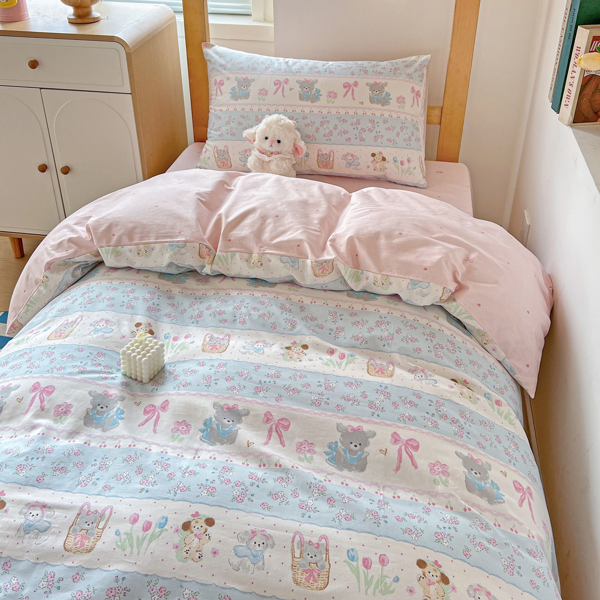 91家纺网 家纺一手货源 找家纺 名兮2025新款全棉纯棉13372学生床多件套 花篮熊