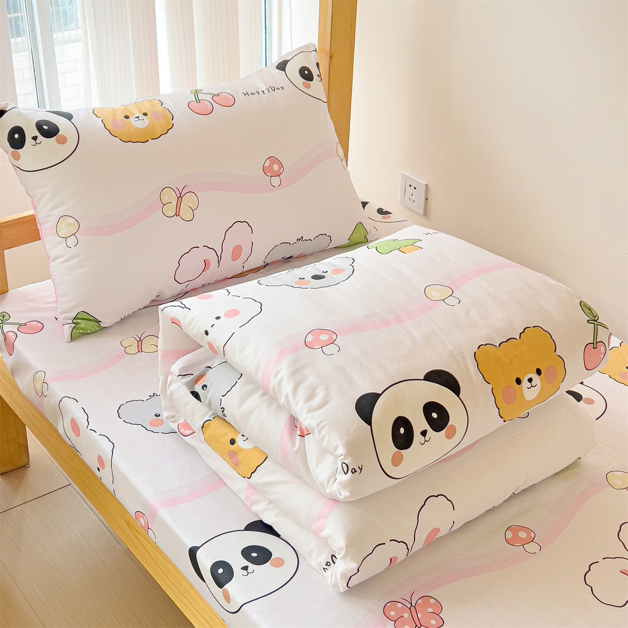 91家纺网 家纺一手货源 找家纺 名兮2025新款全棉纯棉13372学生床多件套 欢乐多多