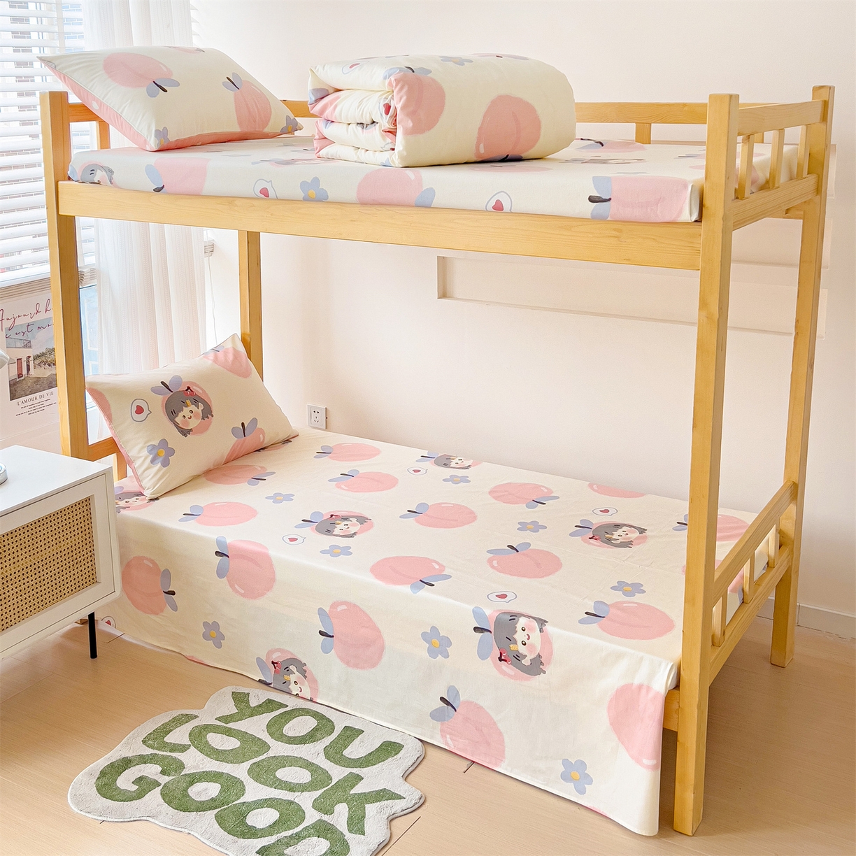 91家纺网 家纺一手货源 找家纺 名兮2025新款全棉纯棉13372学生床多件套 蜜桃女孩