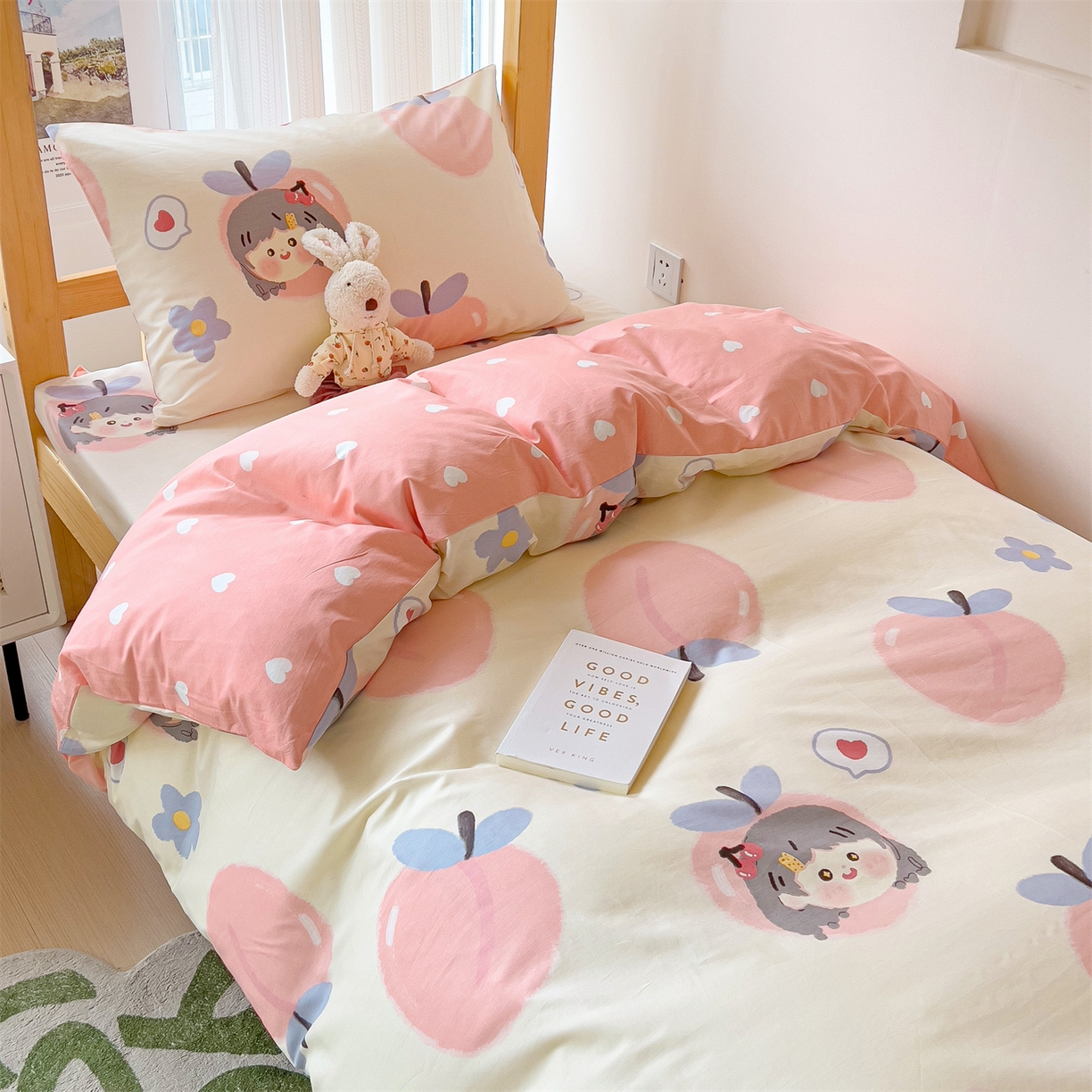 91家纺网 家纺一手货源 找家纺 名兮2025新款全棉纯棉13372学生床多件套 蜜桃女孩