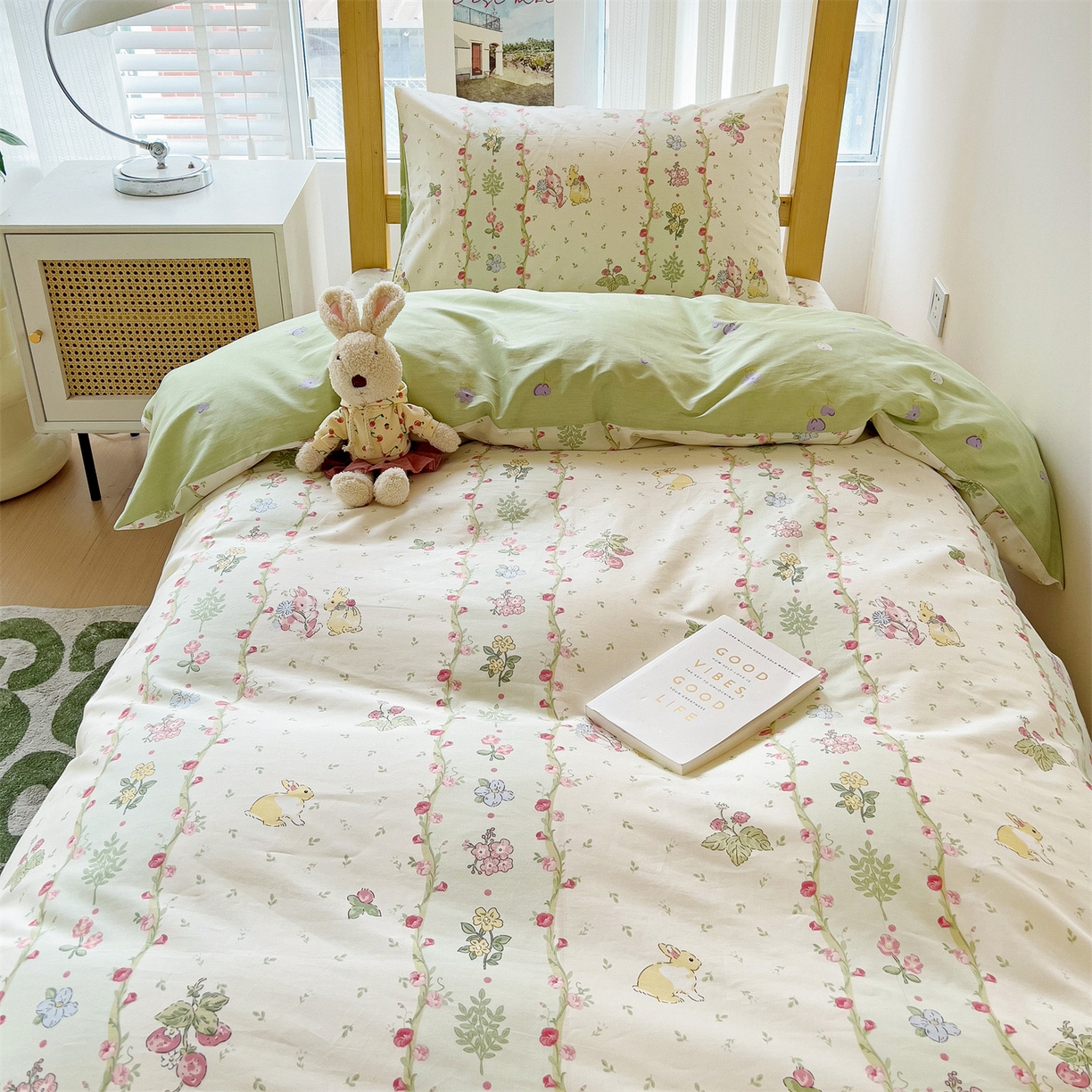 91家纺网 家纺一手货源 找家纺 名兮2025新款全棉纯棉13372学生床多件套 甜蜜兔兔