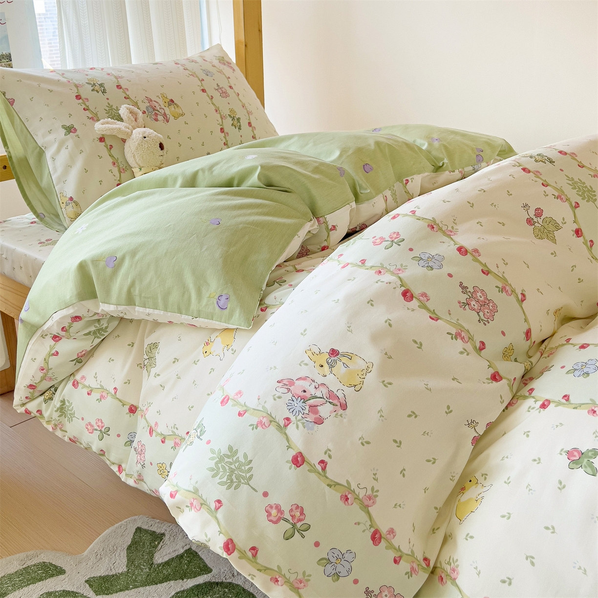 91家纺网 家纺一手货源 找家纺 名兮2025新款全棉纯棉13372学生床多件套 甜蜜兔兔