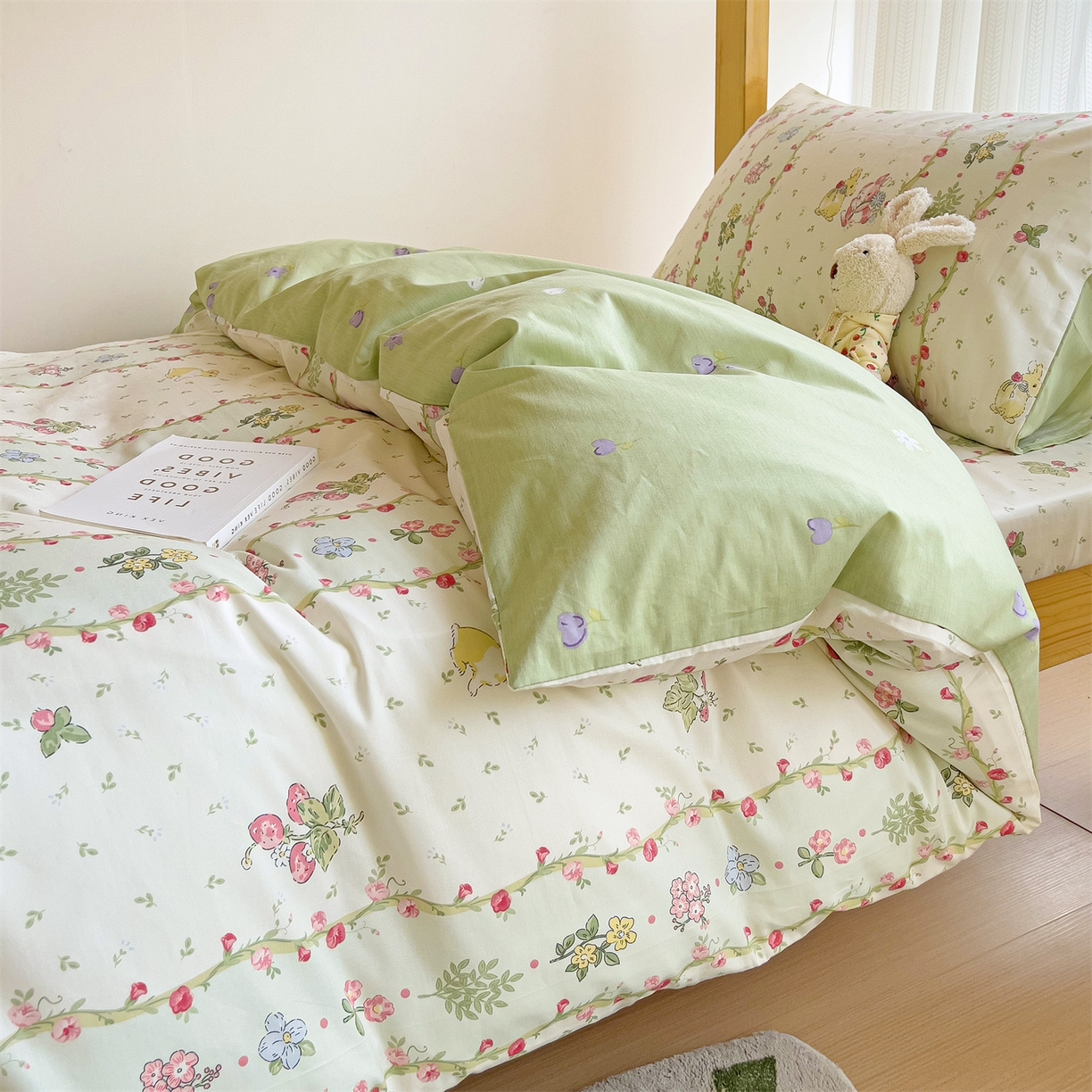 91家纺网 家纺一手货源 找家纺 名兮2025新款全棉纯棉13372学生床多件套 甜蜜兔兔