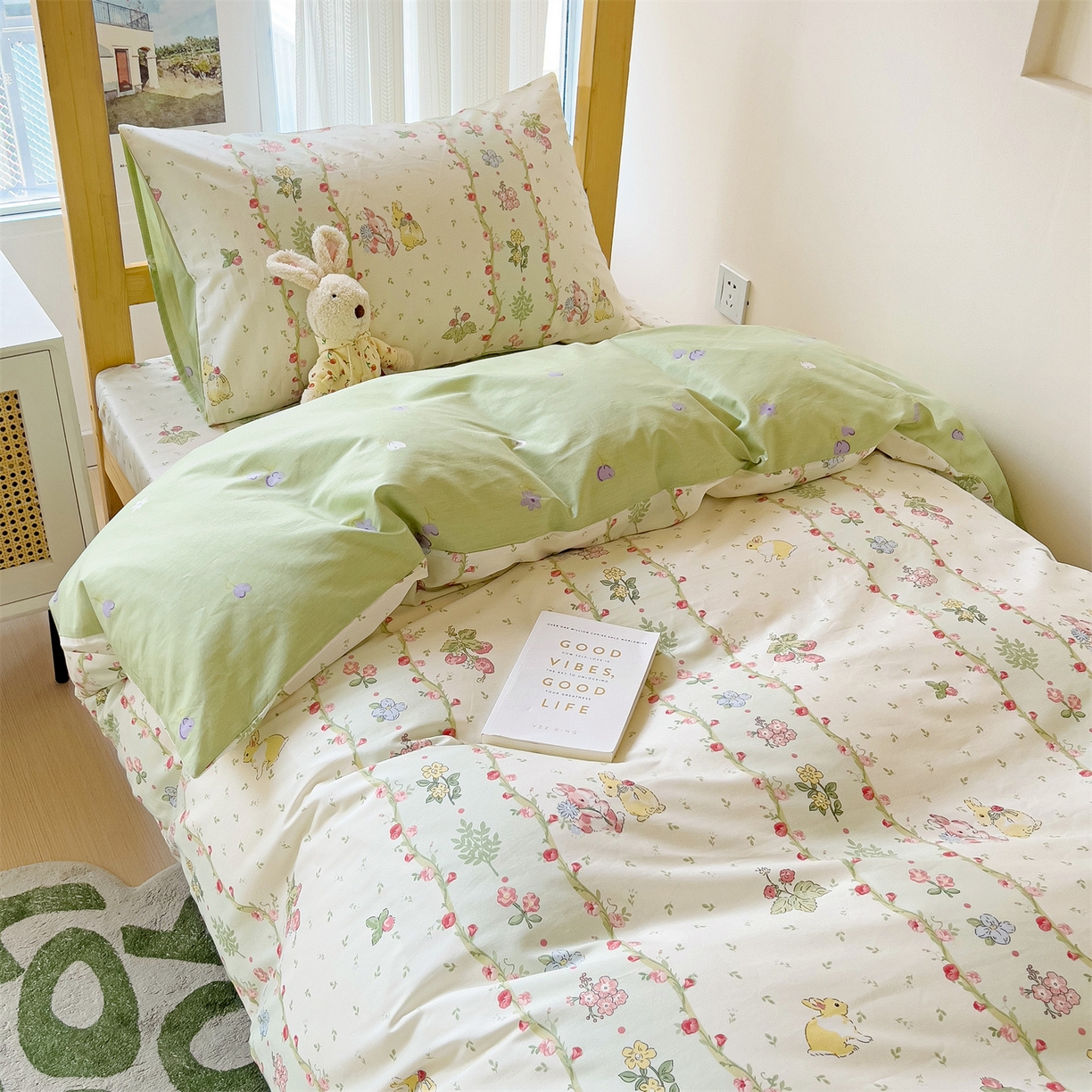 91家纺网 家纺一手货源 找家纺 名兮2025新款全棉纯棉13372学生床多件套 甜蜜兔兔