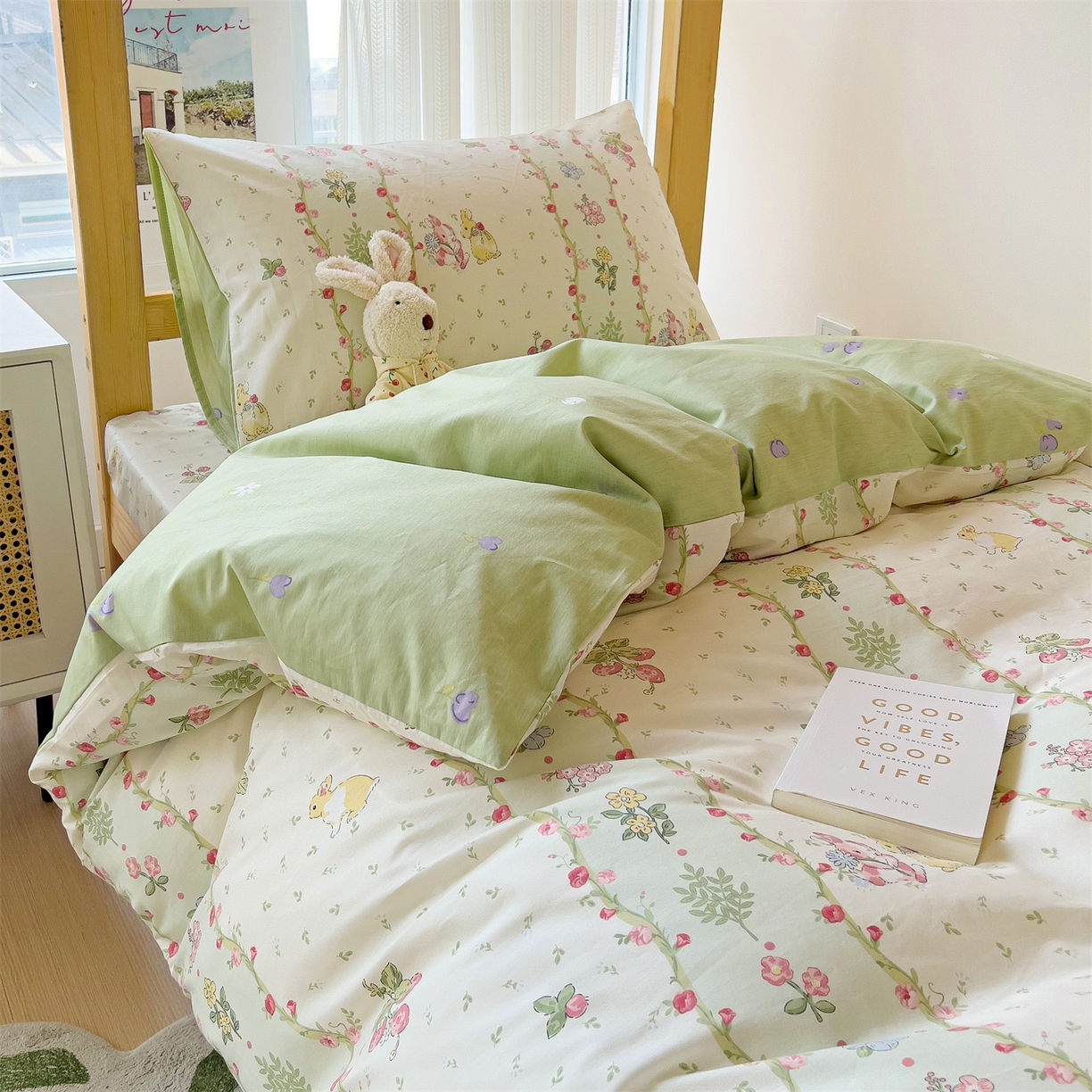 91家纺网 家纺一手货源 找家纺 名兮2025新款全棉纯棉13372学生床多件套 甜蜜兔兔