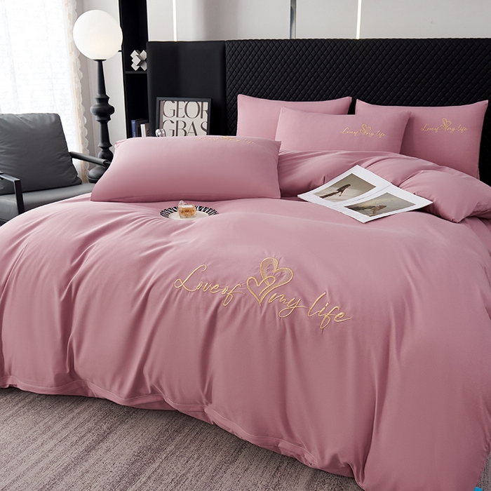 91家纺网 家纺一手货源 找家纺 （总）鑫缘家纺 2025新款水洗磨毛纯色绣花四件套（110克）