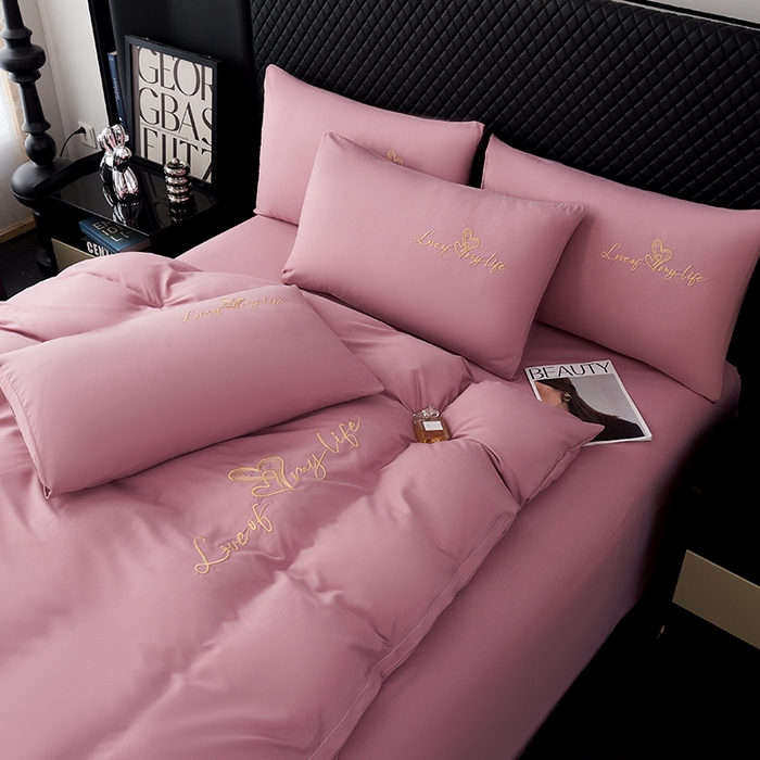 91家纺网 家纺一手货源 找家纺 （总）鑫缘家纺 2025新款水洗磨毛纯色绣花四件套（110克）