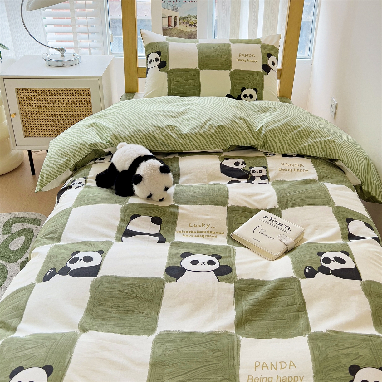 91家纺网 家纺一手货源 找家纺 名兮2025新款全棉纯棉13372学生床多件套 熊猫胖达