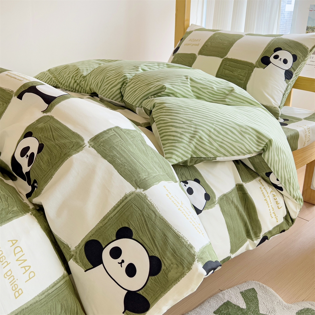 91家纺网 家纺一手货源 找家纺 名兮2025新款全棉纯棉13372学生床多件套 熊猫胖达