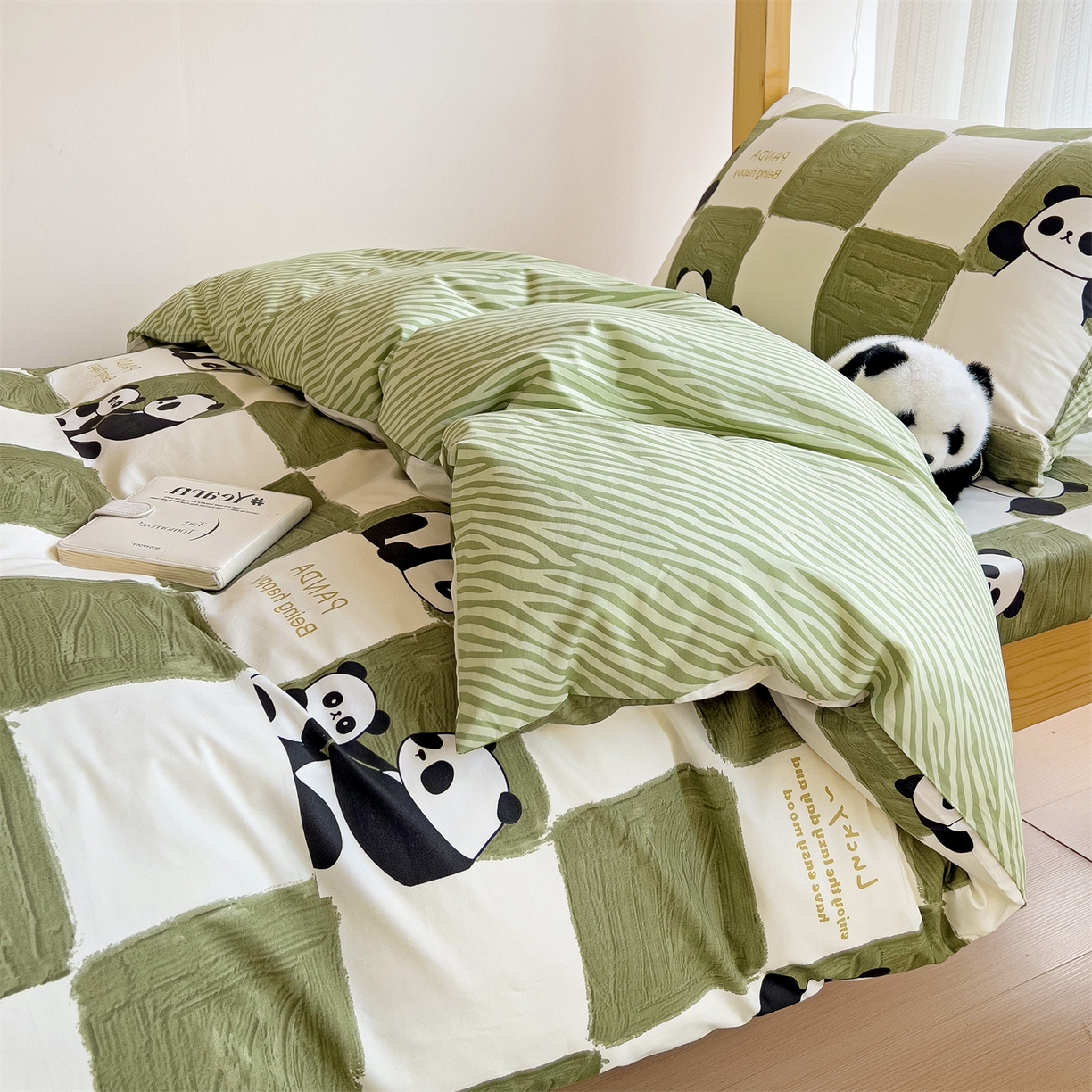 91家纺网 家纺一手货源 找家纺 名兮2025新款全棉纯棉13372学生床多件套 熊猫胖达