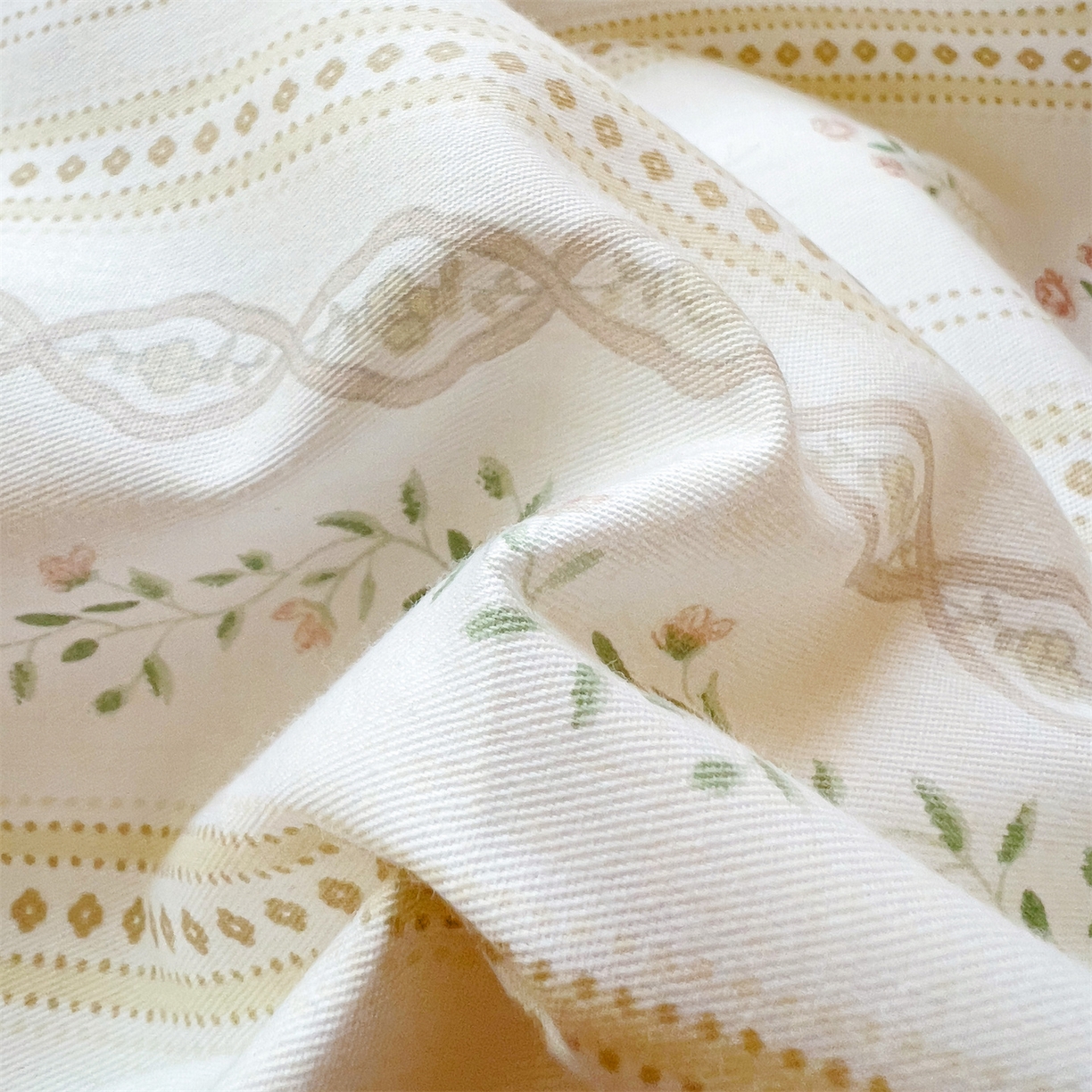 91家纺网 家纺一手货源 找家纺 名兮2025新款全棉纯棉13372学生床多件套 樱桃花