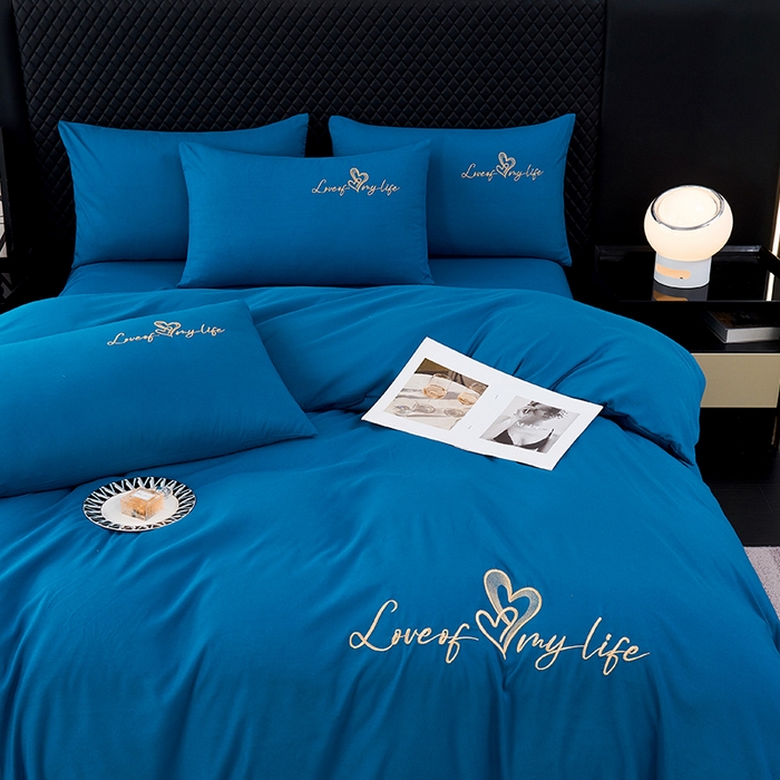 91家纺网 家纺一手货源 找家纺 鑫缘家纺 2025新款水洗磨毛纯色绣花四件套（110克） 宝石蓝