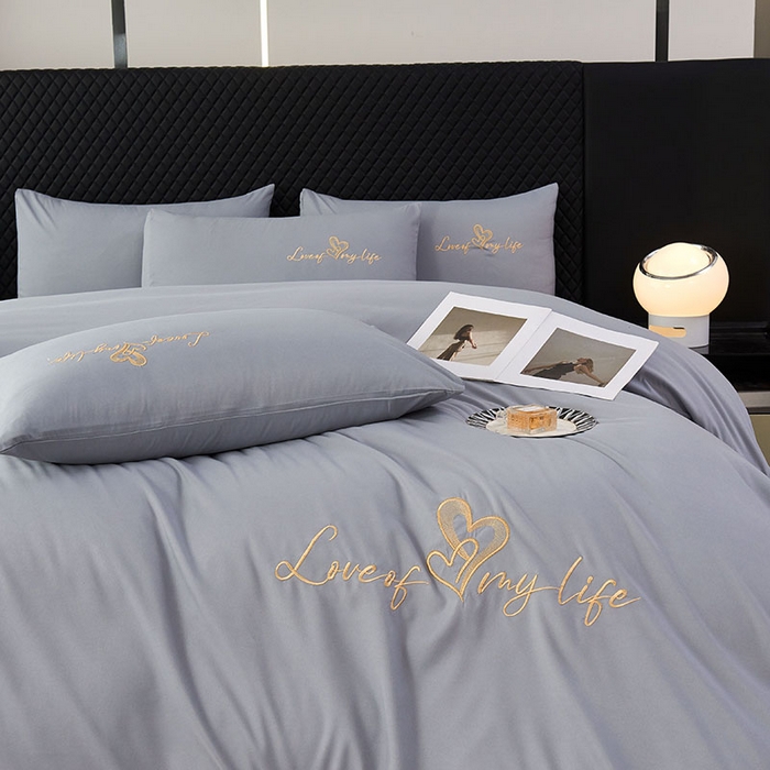 91家纺网 家纺一手货源 找家纺 鑫缘家纺 2025新款水洗磨毛纯色绣花四件套（110克） 星空灰