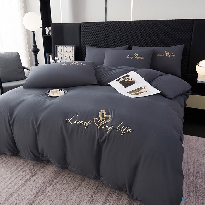 91家纺网 家纺一手货源 找家纺 鑫缘家纺 2025新款水洗磨毛纯色绣花四件套（110克） 石墨灰