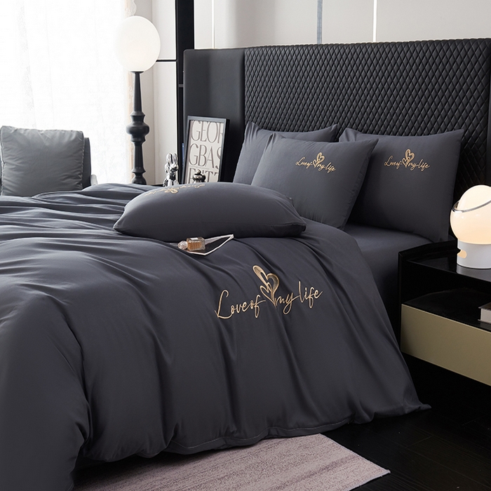 91家纺网 家纺一手货源 找家纺 鑫缘家纺 2025新款水洗磨毛纯色绣花四件套（110克） 石墨灰