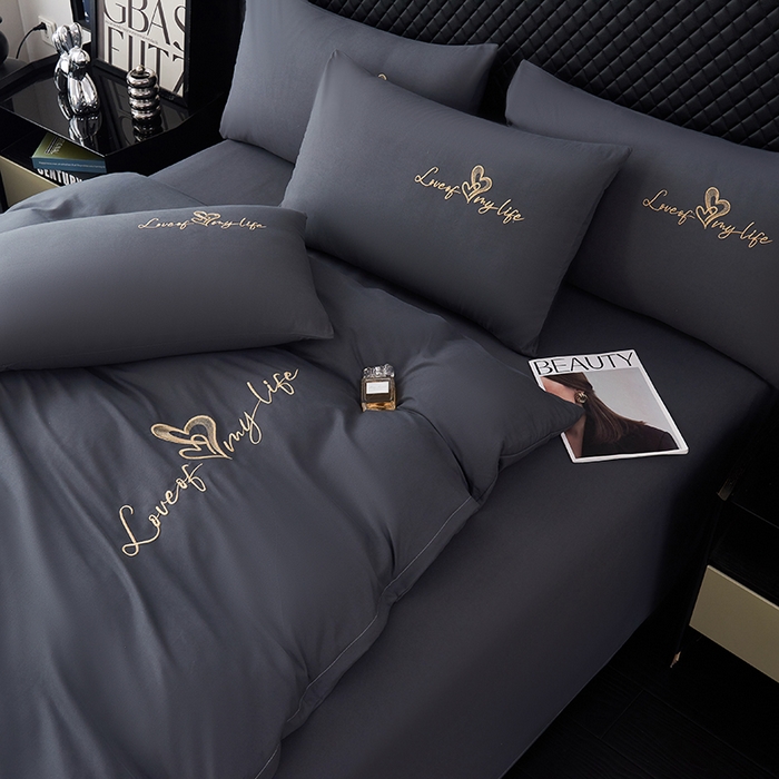 91家纺网 家纺一手货源 找家纺 鑫缘家纺 2025新款水洗磨毛纯色绣花四件套（110克） 石墨灰