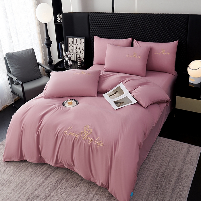 91家纺网 家纺一手货源 找家纺 鑫缘家纺 2025新款水洗磨毛纯色绣花四件套（110克） 浅豆沙