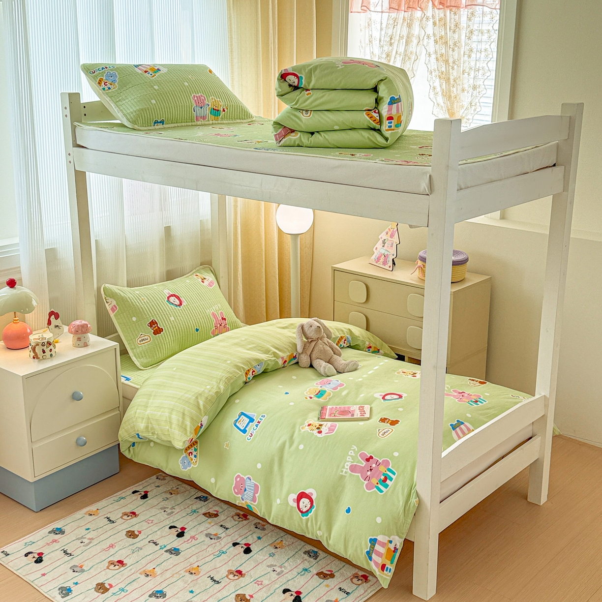 91家纺网 家纺一手货源 找家纺 沐辰 2025春夏新款A类全棉纯棉学生床床盖三件套 欢乐兔