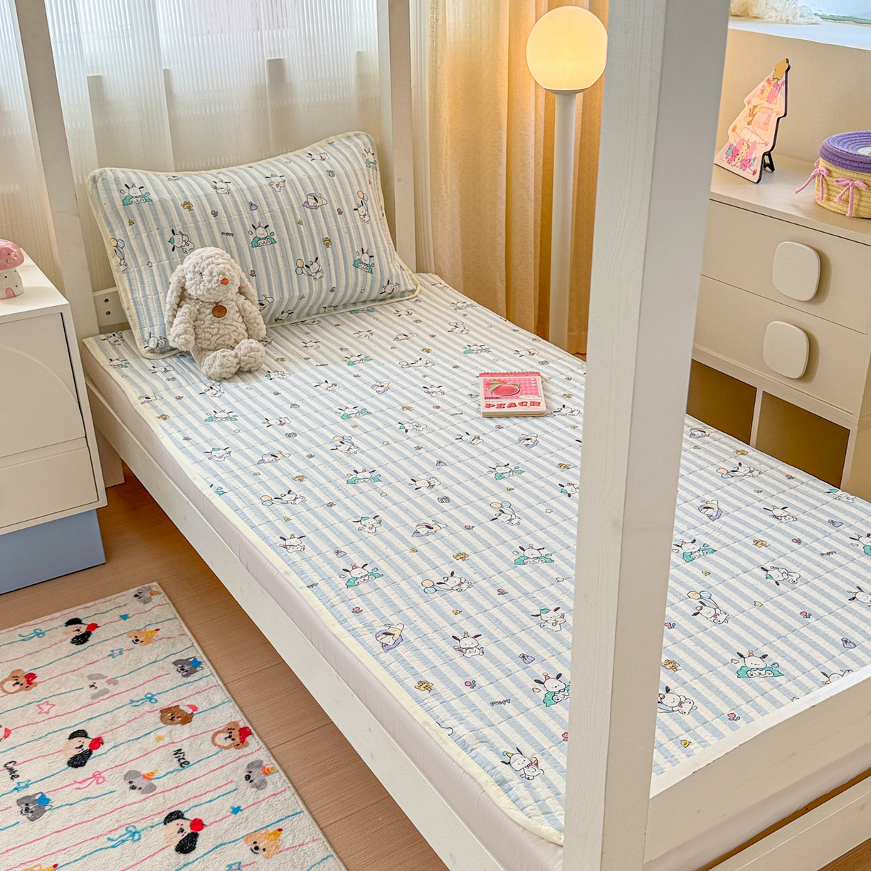 91家纺网 家纺一手货源 找家纺 沐辰 2025春夏新款A类全棉纯棉学生床床盖三件套 蓝白狗狗