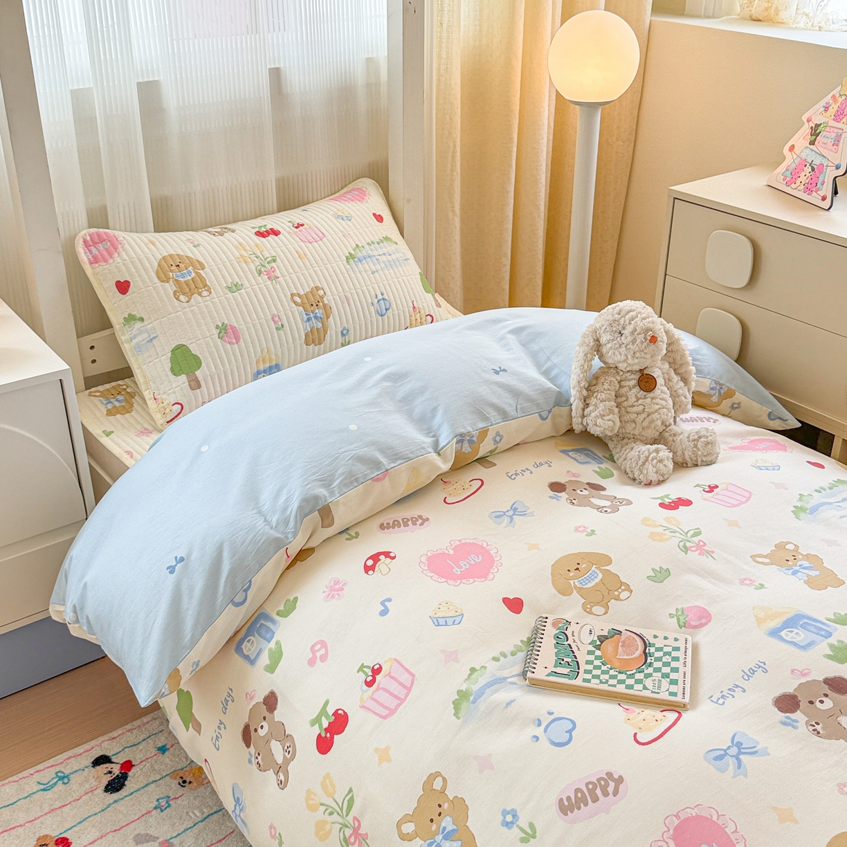 91家纺网 家纺一手货源 找家纺 沐辰 2025春夏新款A类全棉纯棉学生床床盖三件套 梦幻小狗