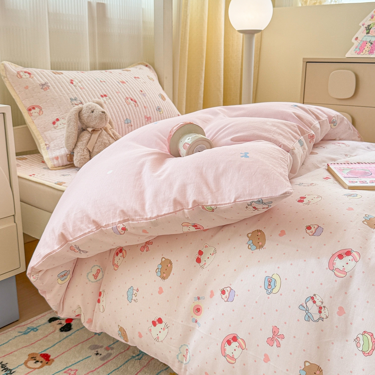 91家纺网 家纺一手货源 找家纺 沐辰 2025春夏新款A类全棉纯棉学生床床盖三件套 奶油猫咪