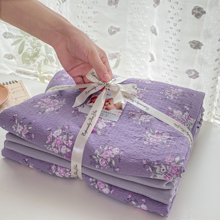 91家纺网 家纺一手货源 找家纺 雅阁尔家纺 2025新款直播小红书ins风针织提花双层纱四件套小碎花被套床笠三件套-叠拍 豆蔻年华