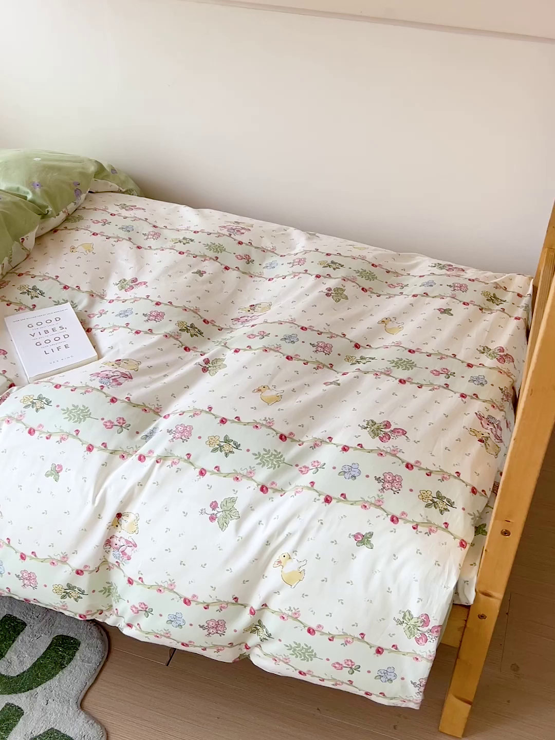 91家纺网 家纺一手货源 找家纺 名兮2025新款全棉纯棉13372学生床多件套 甜蜜兔兔