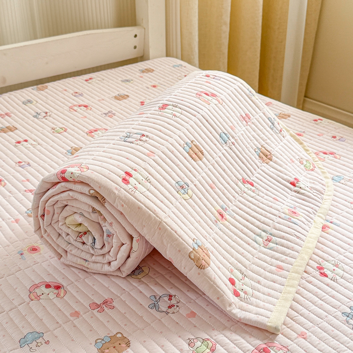 91家纺网 家纺一手货源 找家纺 沐辰 2025春夏新款A类全棉纯棉学生床床盖三件套 奶油猫咪