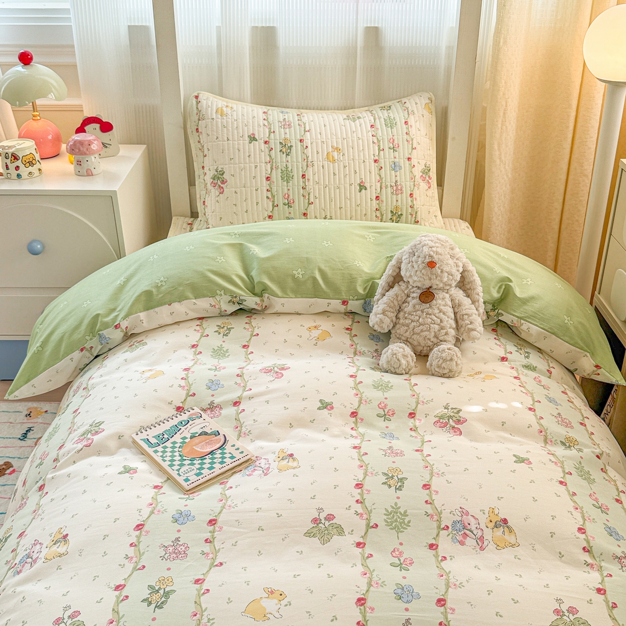 91家纺网 家纺一手货源 找家纺 沐辰 2025春夏新款A类全棉纯棉学生床床盖三件套 青葱兔