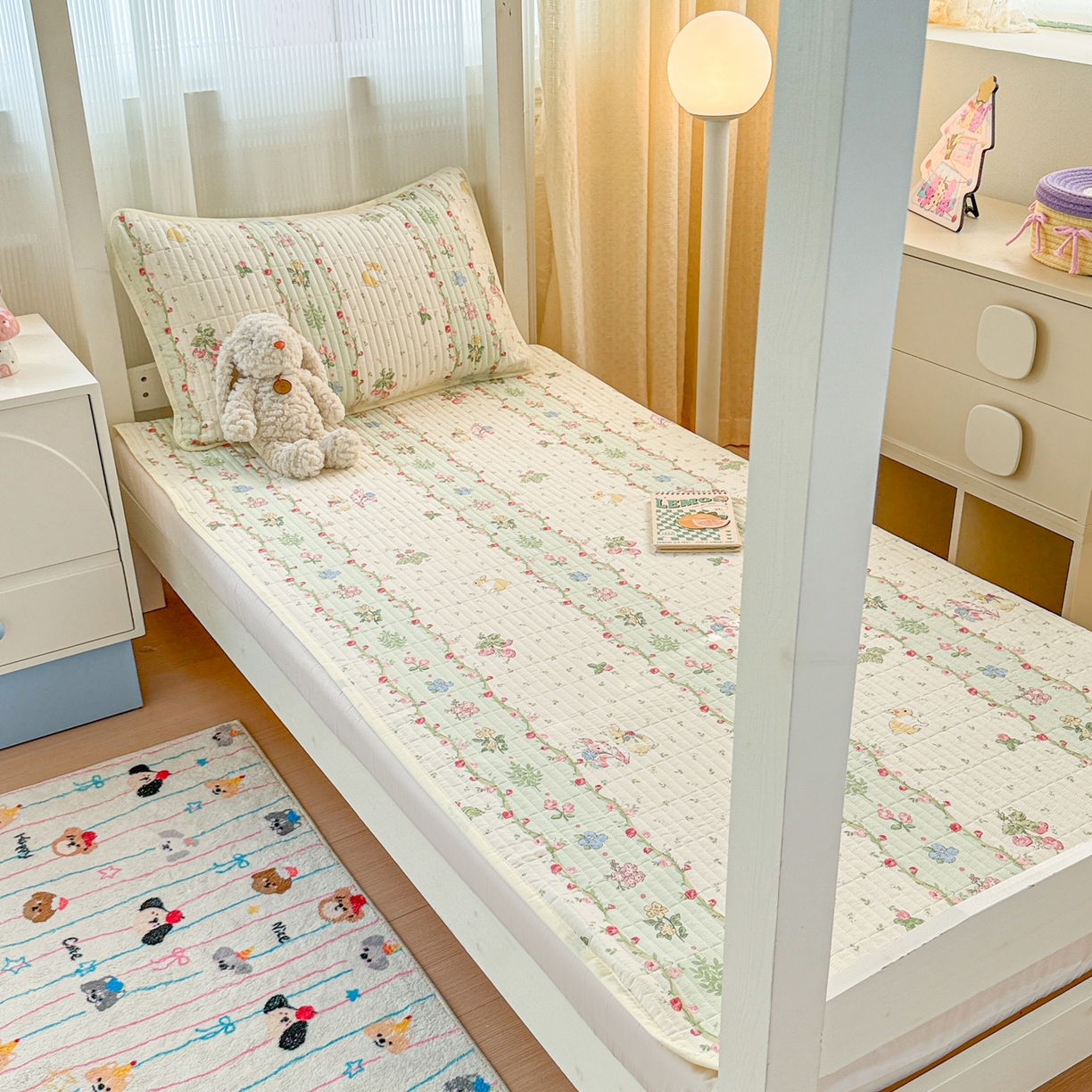 91家纺网 家纺一手货源 找家纺 沐辰 2025春夏新款A类全棉纯棉学生床床盖三件套 青葱兔