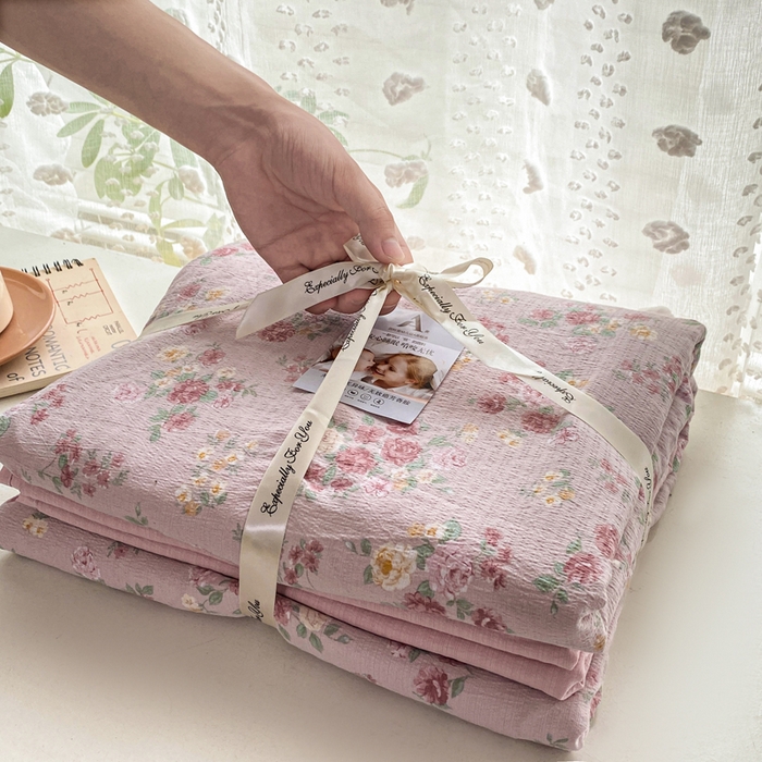 91家纺网 家纺一手货源 找家纺 雅阁尔家纺 2025新款直播小红书ins风针织提花双层纱四件套小碎花被套床笠三件套-叠拍 玫瑰物语