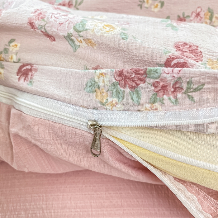 91家纺网 家纺一手货源 找家纺 雅阁尔家纺 2025新款直播小红书ins风针织提花双层纱四件套小碎花被套床笠三件套-叠拍 玫瑰物语