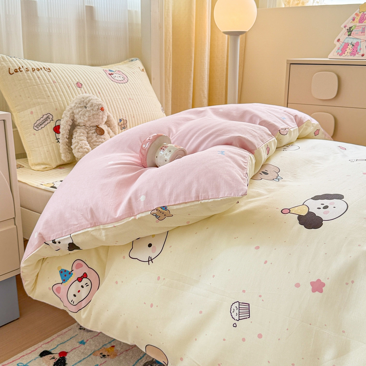 91家纺网 家纺一手货源 找家纺 沐辰 2025春夏新款A类全棉纯棉学生床床盖三件套 生日派对