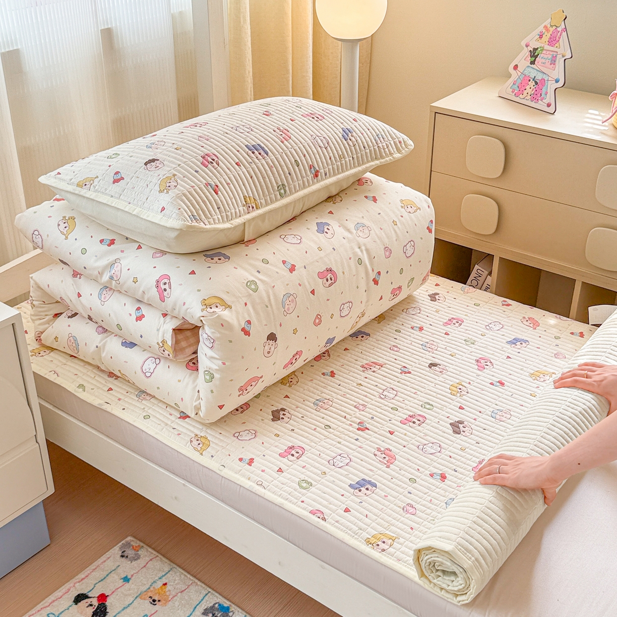 91家纺网 家纺一手货源 找家纺 沐辰 2025春夏新款A类全棉纯棉学生床床盖三件套 幼稚园