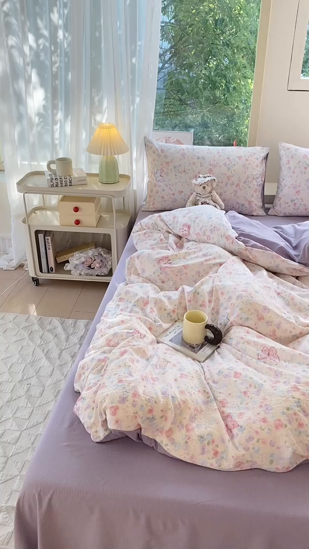 91家纺网 家纺一手货源 找家纺 雅阁尔家纺 2025新款直播小红书ins风针织提花双层纱四件套小碎花被套床笠三件套-叠拍 逃之夭夭