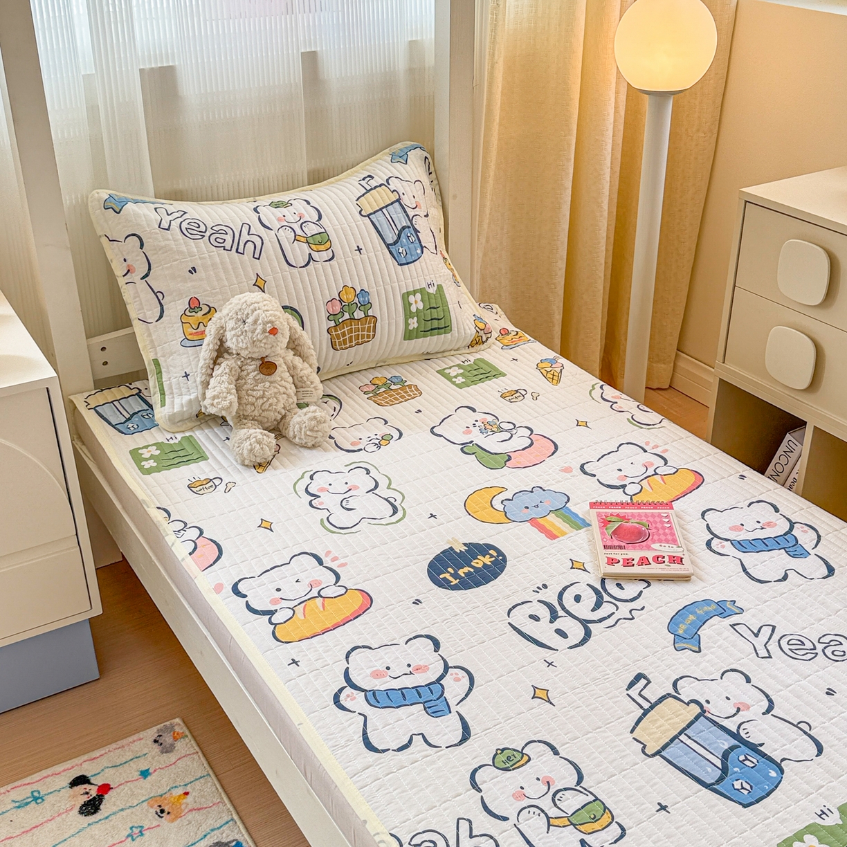 91家纺网 家纺一手货源 找家纺 沐辰 2025春夏新款A类全棉纯棉学生床床盖三件套 早安小熊