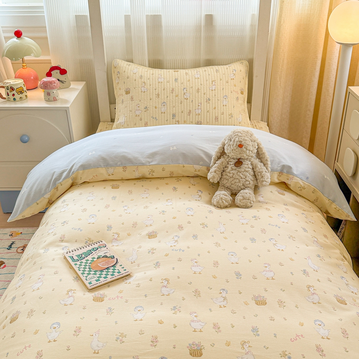 91家纺网 家纺一手货源 找家纺 沐辰 2025春夏新款A类全棉纯棉学生床床盖三件套 庄园小鸭