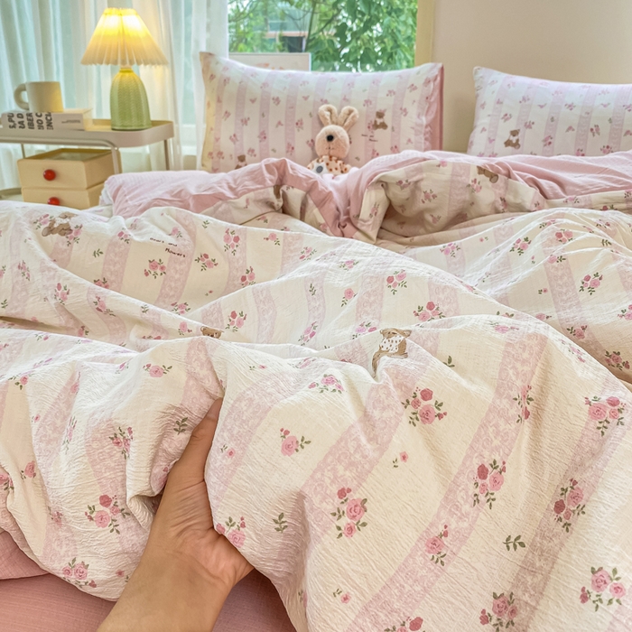 91家纺网 家纺一手货源 找家纺 （总）雅阁尔家纺 2025新款直播小红书ins风针织提花双层纱四件套小碎花被套床笠三件套-平铺