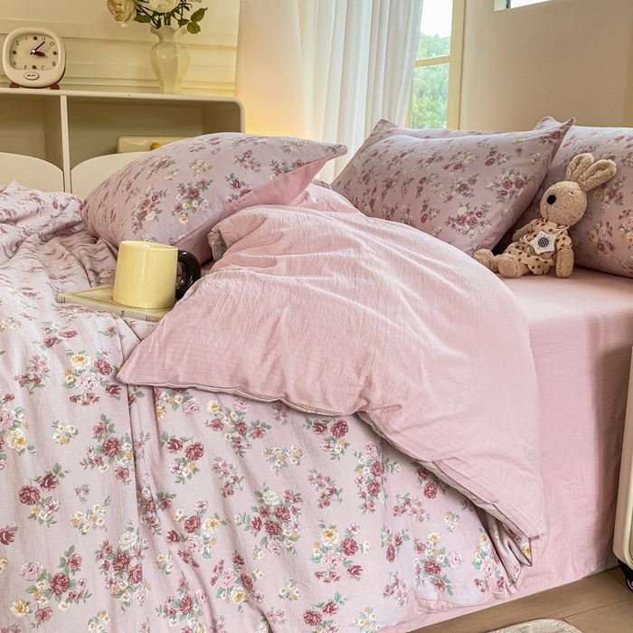 91家纺网 家纺一手货源 找家纺 雅阁尔家纺 2025新款直播小红书ins风针织提花双层纱四件套小碎花被套床笠三件套-平铺 玫瑰物语