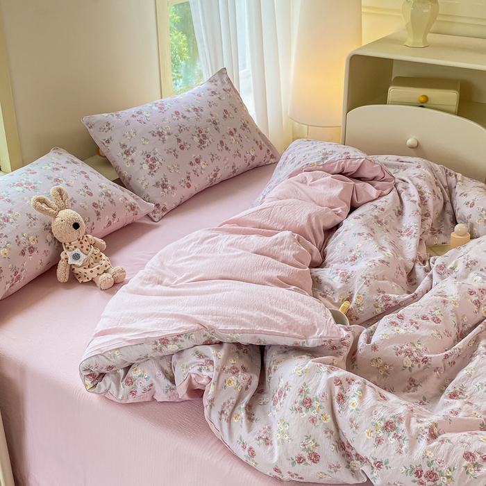 91家纺网 家纺一手货源 找家纺 雅阁尔家纺 2025新款直播小红书ins风针织提花双层纱四件套小碎花被套床笠三件套-平铺 玫瑰物语