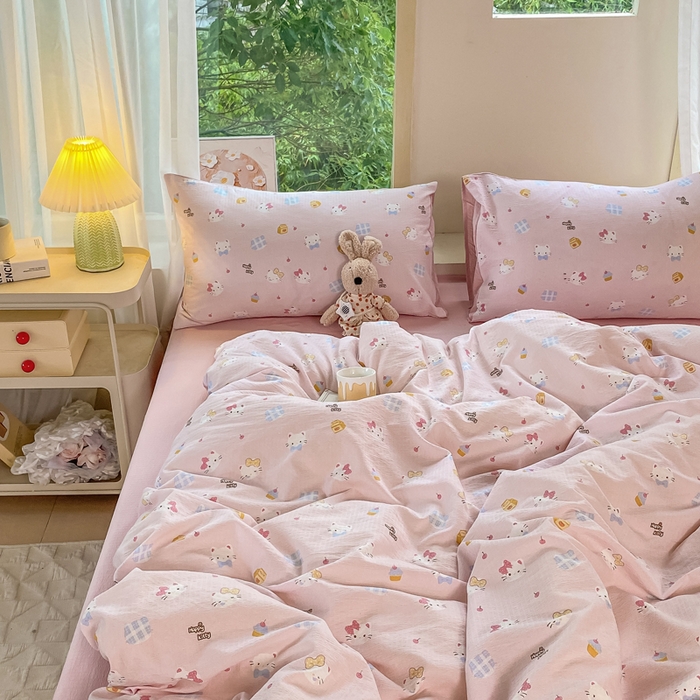 91家纺网 家纺一手货源 找家纺 雅阁尔家纺 2025新款直播小红书ins风针织提花双层纱四件套小碎花被套床笠三件套-平铺 咪咪宝贝