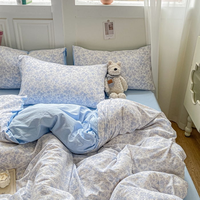 91家纺网 家纺一手货源 找家纺 雅阁尔家纺 2025新款直播小红书ins风针织提花双层纱四件套小碎花被套床笠三件套-平铺 蓝玫瑰