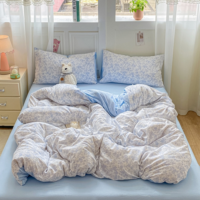 91家纺网 家纺一手货源 找家纺 雅阁尔家纺 2025新款直播小红书ins风针织提花双层纱四件套小碎花被套床笠三件套-平铺 蓝玫瑰